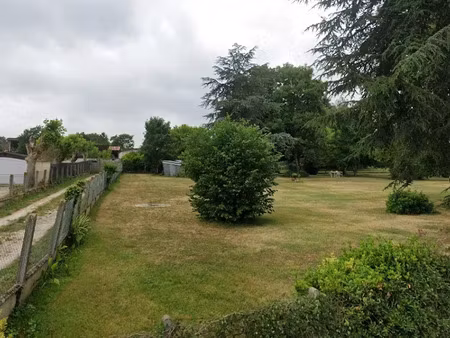 vente terrain 796 m² à pisany (17600)  59 700 €