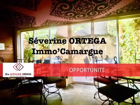 commerce charmant à potentiel élevé au cœur de la cité médiévale