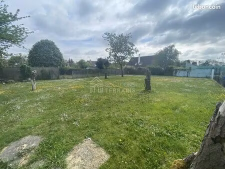 terrain 300 m² courson monteloup