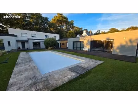 location villa à l'année piscine