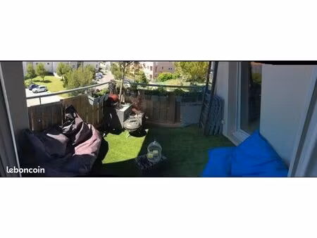 particulier loue t2 meublé  parkings  balcon