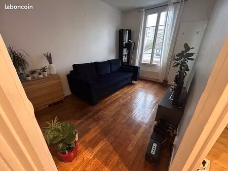 à partir de mi mars/début avril: apt 30 m2 vanves limite issy et clamart