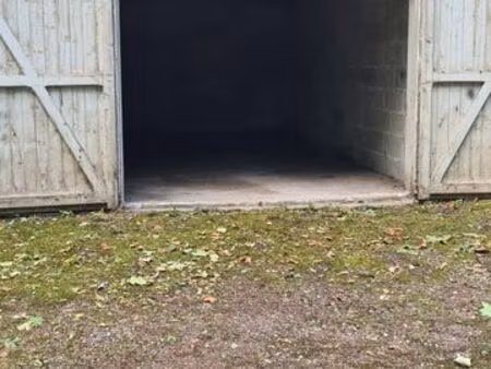 garage individuel fermé à louer - paban - saintes