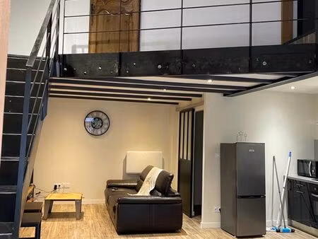 à louer petite maison de ville style industrielle