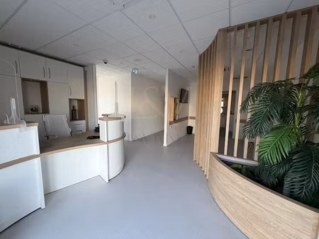 vente locaux professionnels 23 pièces 347 m² à macon (71000)  860 000 €