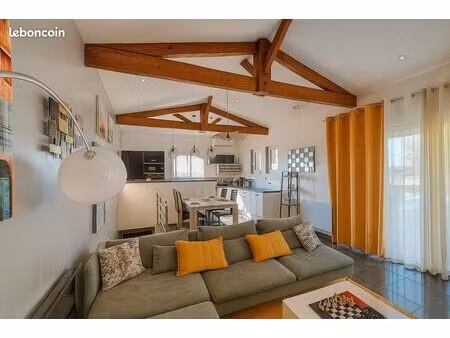 appartement d’exception avec piscine  terrasse de 140 m² et vue panoramique sur bordeaux