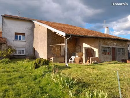 maison avec grandes dépendances