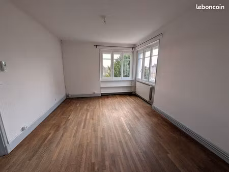 loue t3 proche centre ville