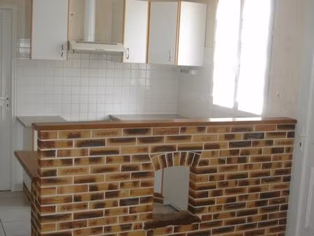 f3 st victurnien de plain pied avec cour fermee garage et terrain-libre immediatement