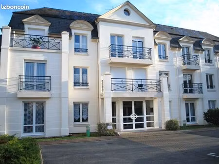 particulier loue f1 de 42 m2