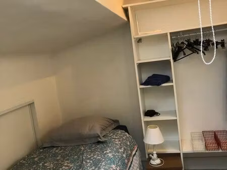 studette bien meublée convient à une personne pour qqs mois