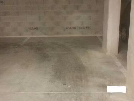particulier loue parking privé souterrain sécurisé 13m2