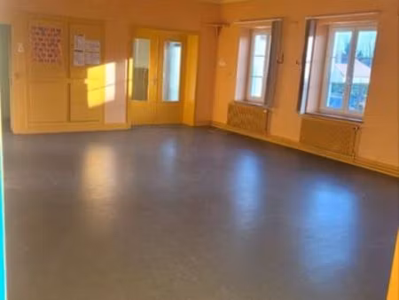 local commercial sur reding