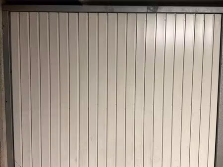 location box parking devant la gare de saint brice