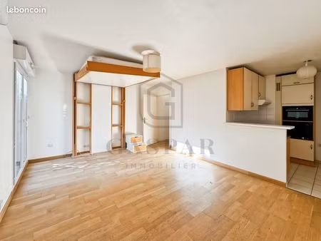 studio 1 pièce 31 m²