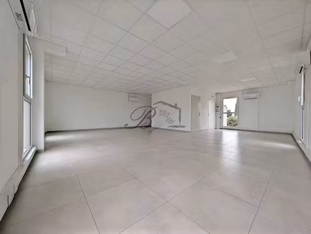 location locaux professionnels 1 pièce 75 m² à pertuis (84120)  1 279 €