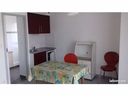 bruz studio meublé 20 m2 avec balcon