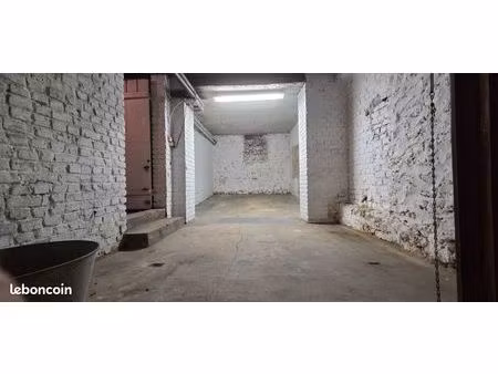cave à louer - 24 m²