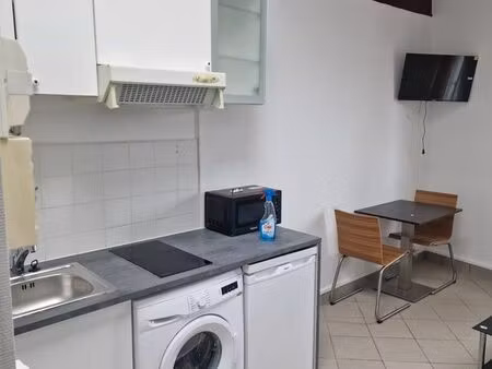 location studio meublé