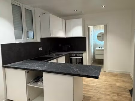 studio meublé 30 m2 - 900 - proche de la gare
