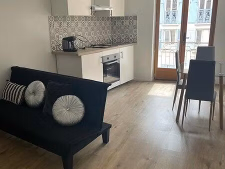 t2 avec balcon centre ville