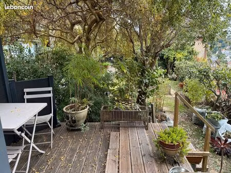 bihorel limite rouen / maison de ville avec terrasse au calme