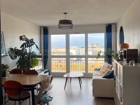 t3 meublé 65 m² - vue loire - parking - île de nantes