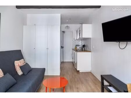 studio sur les champs-elysées