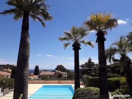 t2 avec piscine et jardin - la ciotat