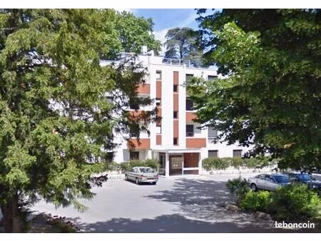 t1 entièrement repeint   cuisine équipée  salle de bain refaite à neuf