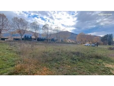 terrain 597 m² la roche des arnauds