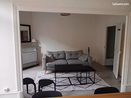 t2 très lumineux  proche gare et 10 minutes à pied ducentre ville