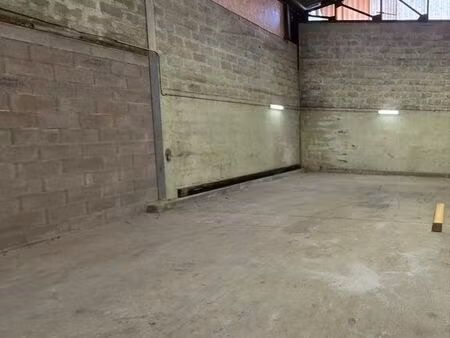 hangar garage dépôt cutry