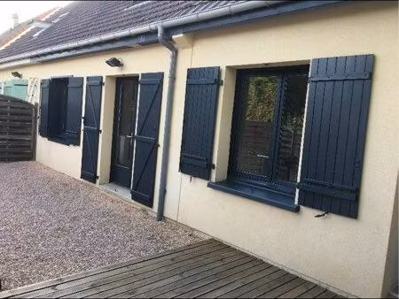 maison mitoyenne 2 chambres cour parkings