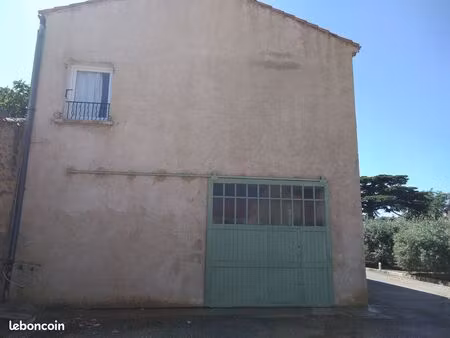 location de local de stockage  hangar  garage 60 m2