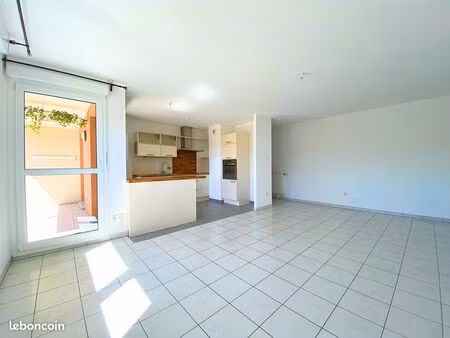 appartement 4 pièces lumineux avec balcon  parking et vue sur le vignoble