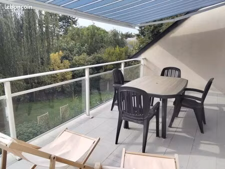 jullouville. appartement t2 avec terrasse 17 m2  garage  parking privatif