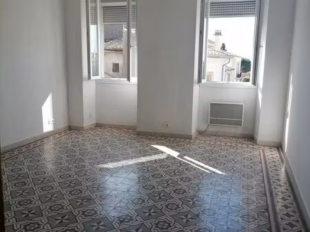 location appartement maison de village