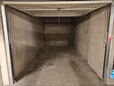 box garage dans résidence sécurisée