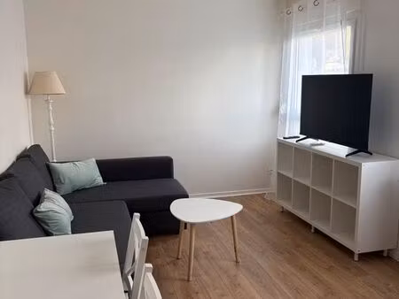 studio 22 m2 refait à neuf