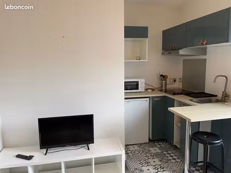 joli t2 meublé 35m2 état neuf proche centre et gare