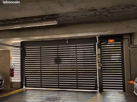 place de parking à louer - résidence sécurisée
