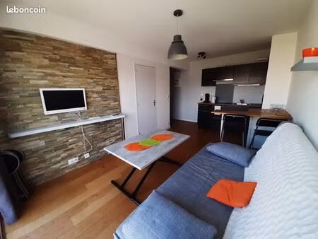 appartement lumineux à 2 pas du port