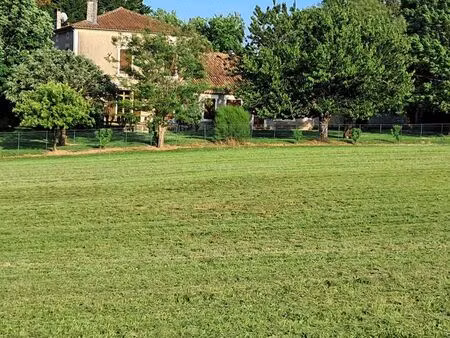 maison charentaise avec dépendances