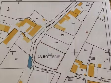 vends terrain d'angle de 1403 m2 trè bien situé