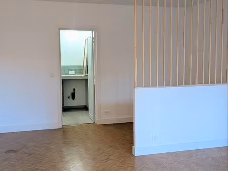 grand studio/t1 bis 37m² rénové avec terrasse + piscine – calme & gare à 3 min