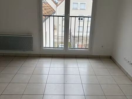 studio lumineux en résidence privée avec parking