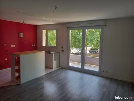appartement t2. 51 m2