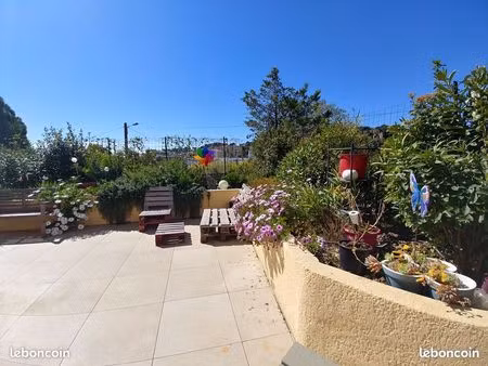 t2 meublé avec grande terrasse plein sud