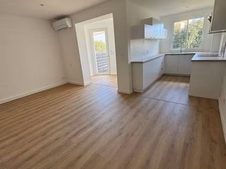 loue appartement t2 cosy à furiani  refait à neuf au rez de chaussée d’une résidence calme